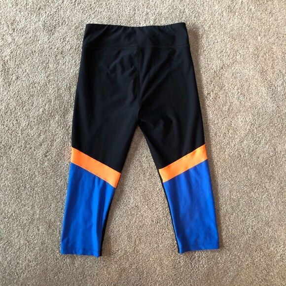 Under Armour Black Cropped Capri Leggings Small - Picture 4 of 5